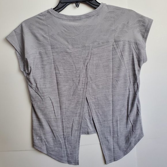 Old Navy Active Go-Dry Breathe On Floral Imprint Girls Grey Top Size 8 / M NWT - Picture 2 of 8
